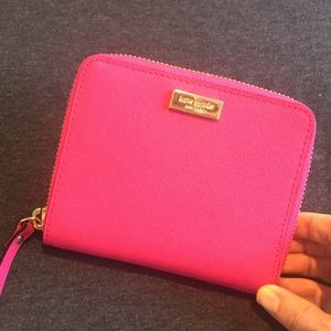 Gorgeous Kate Spade wallet in radish
